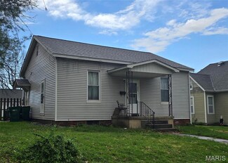 223 N Pearl St, Lebanon, IL 62254