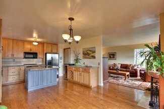 868 Linda Vista St, Moss Beach, CA 94038