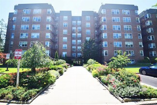 18-70 211th St Unit 5, Bayside, NY 11360