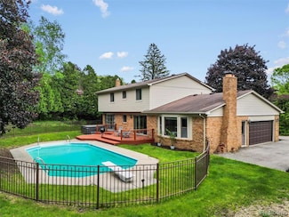 1890 Ludgate Ln, Rochester Hills, MI 48309