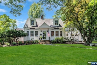 261 N Franklin Turnpike, Ho Ho Kus, NJ 07423
