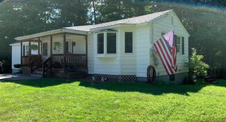 12 Elizabeth Rd, Sandown, NH 03873