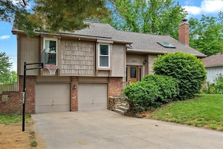 13810 W 69th St, Shawnee, KS 66216