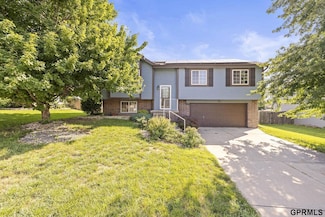 205 Sea Pines Dr, Papillion, NE 68133