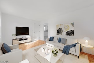 114 King St Unit 3, Nutley, NJ 07110