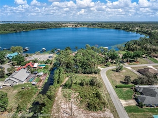 202 S Huckleberry Lake Dr, Sebring, FL 33875