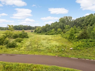 9952 Crescent Ln, Lakeville, MN 55044