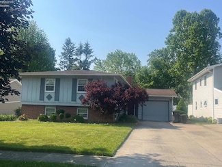 307 Pine Ct, Bellevue, OH 44811