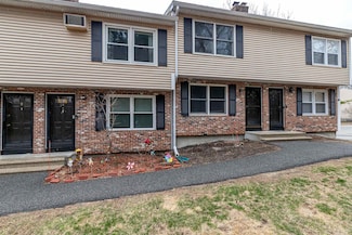 4 Picadilly Ct, Manchester, NH 03104