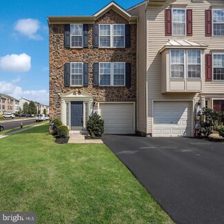 701 Waterway Ct, Quakertown, PA 18951