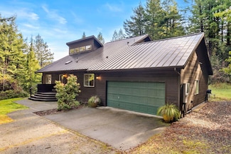 891 Green Rd, Kneeland, CA 95549