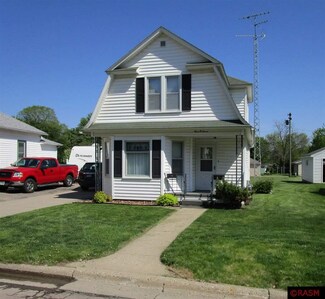 407 S 5th St, Le Sueur, MN 56058