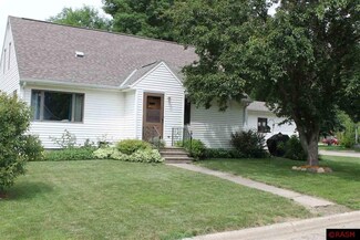 601 S Hunt St, Lake Crystal, MN 56055