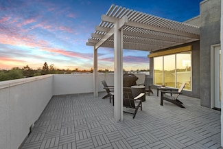 451 Tailoff Ln Unit 401, Sacramento, CA 95818