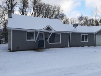 65 Spring St, Colebrook, NH 03576