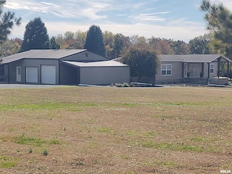 1640 Pleasant Ridge Rd, Vienna, IL 62995