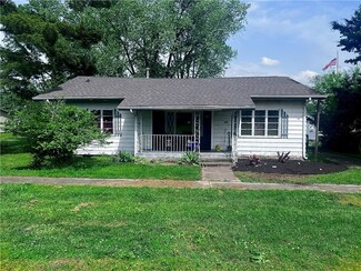 934 N Adams St, Mason, IL 62443