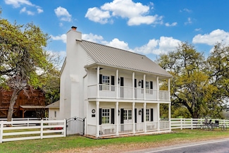 301 S Washington St, Round Top, TX 78954
