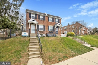 519 Acorn St, Philadelphia, PA 19128