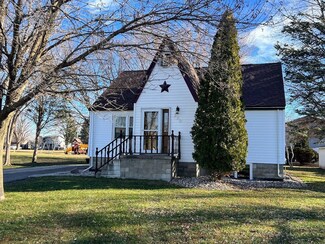 230 Grove St, Royal, IA 51357