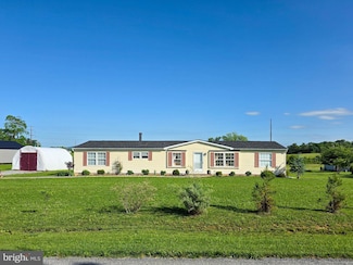 109 Drake Ave, Falling Waters, WV 25419