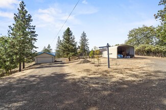 943 Leafwood Dr, Eagle Point, OR 97524