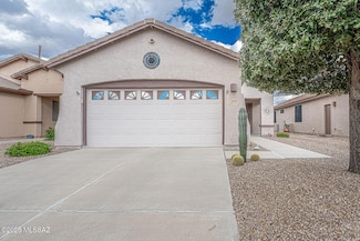 570 N Tunitcha Dr, Green Valley, AZ 85614