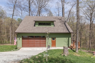 1032 E Woodall Ct, Martinsville, IN 46151