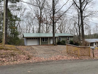 685 Davis Rd, Blue Ridge, GA 30513
