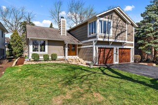 58 Chestnut Ave, Clarendon Hills, IL 60514