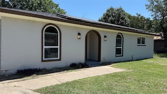 201 Fleetwood Ct, Arlington, TX 76014