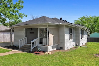 215 Poindexter Ave, Cleburne, TX 76033