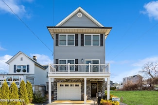 45 Miller St, Highlands, NJ 07732