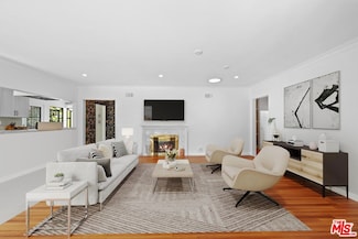 7449 Kentwood Ave, Los Angeles, CA 90045