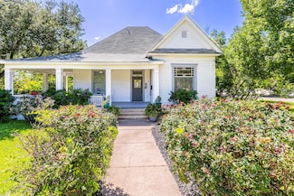 618 N Penelope St, Belton, TX 76513