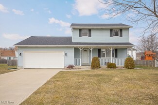 640 Cobblestone Dr, Amherst, OH 44001