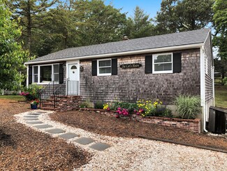 27 Kitty's Ln, Chatham, MA 02633