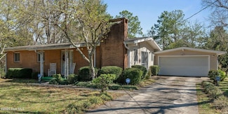 225 N Glover St, Southern Pines, NC 28387