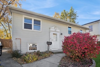 421 E Altgeld Ave, Glendale Heights, IL 60139