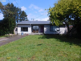 448 Mendy St, Brookings, OR 97415