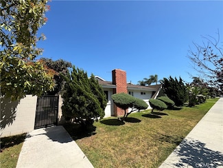 17082 Emerald Ln, Huntington Beach, CA 92647
