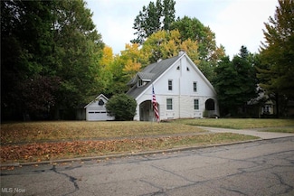 301 Overlook Dr, Alliance, OH 44601