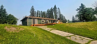 2502 Birchview Dr NW, Baudette, MN 56623