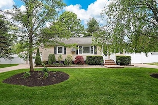 126 Eastwood Ave, Deer Park, NY 11729