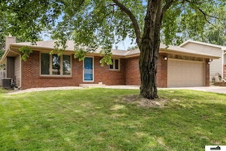 5810 S 50th St, Lincoln, NE 68516