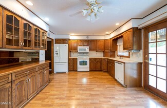 1524 N 21st St, Bismarck, ND 58501