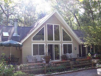 9053 N Helena Ave, Pentwater, MI 49449