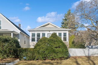 1580 Florence Ave, Evanston, IL 60201