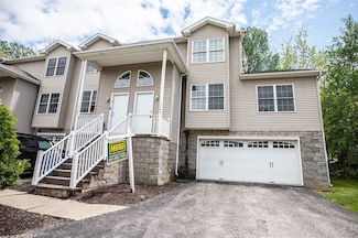 4165 Wood Hills Dr Unit C9, Erie, PA 16510