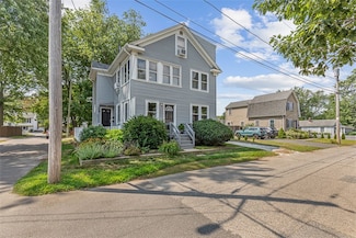 54 Locust St, Riverside, RI 02915